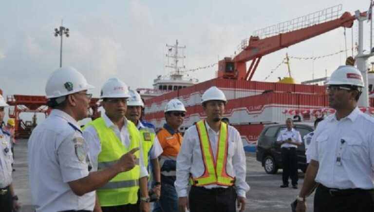 Menhub Tinjau Pelabuhan di Wakatobi yang Akan diresmikan Presiden Jokowi